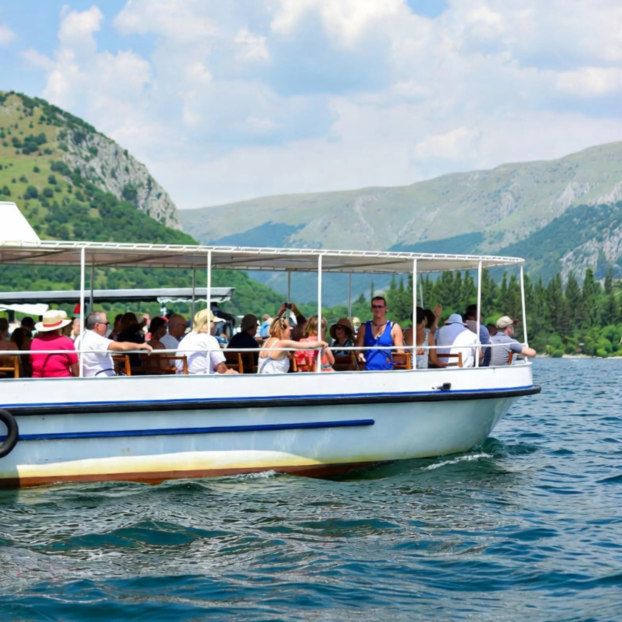 tourist boat solar solution jjn solar panel